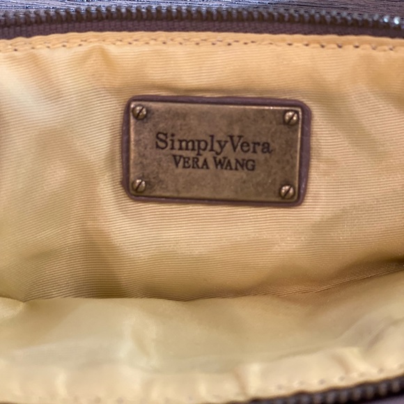 💥HOST PICK💥Vera Wang Wristlet/Clutch - Picture 2 of 5